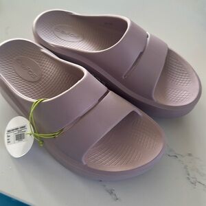 Oofos oomega slides brand new size 8 never worn very comfy